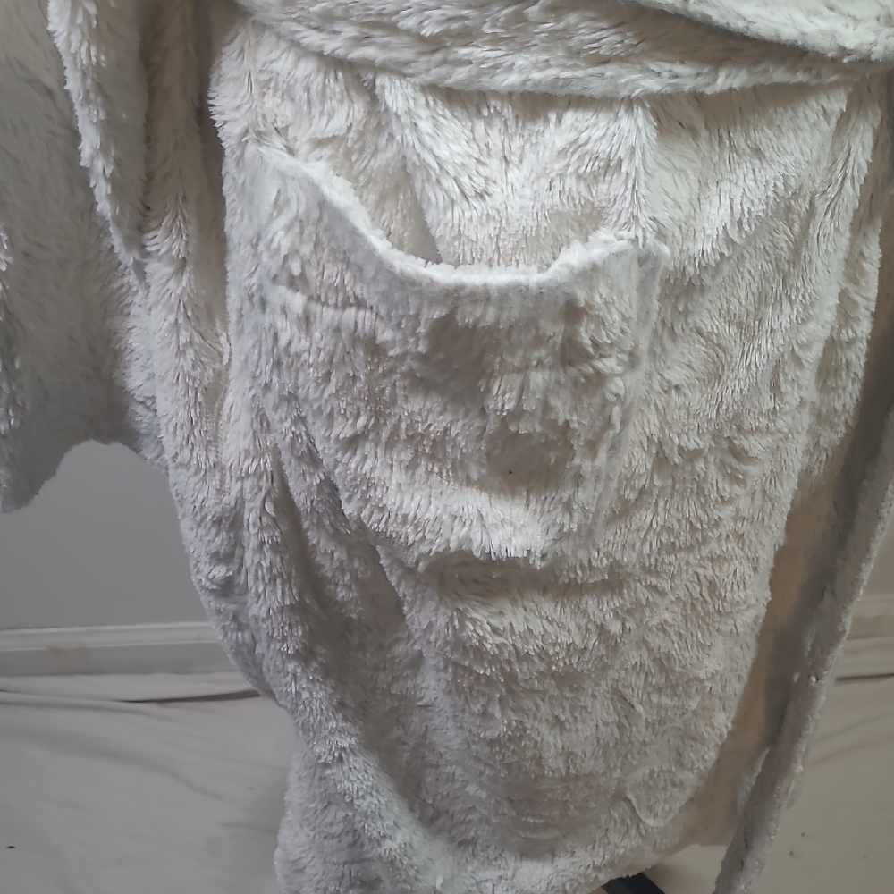 Stars Above Plush Cream Robe - Picture 9 of 9